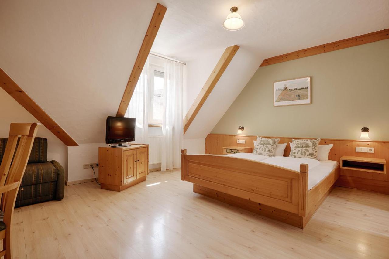 Landhotel Schwab - By Homekeepers Schwarzach am Main Esterno foto