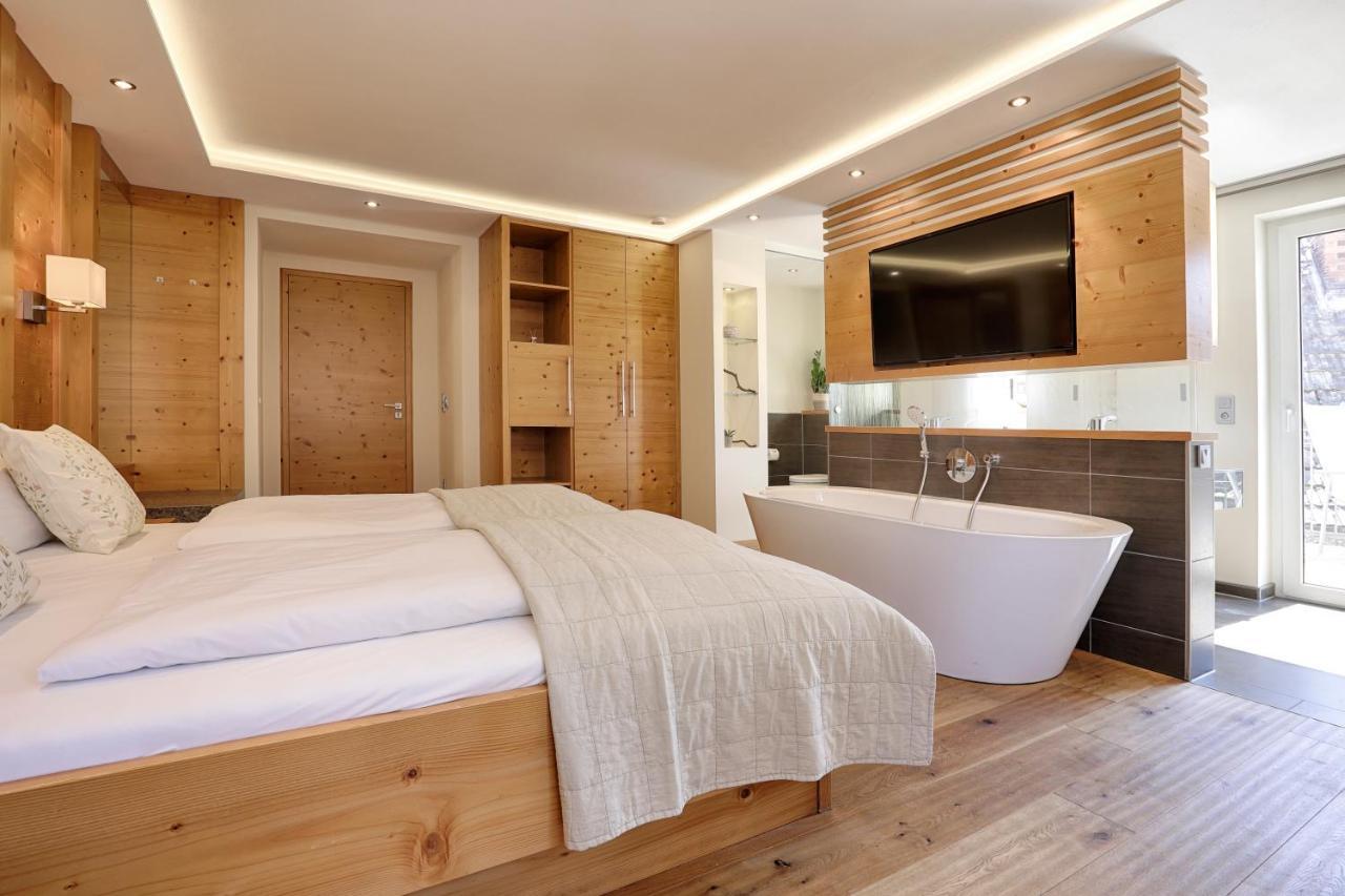 Landhotel Schwab - By Homekeepers Schwarzach am Main Esterno foto